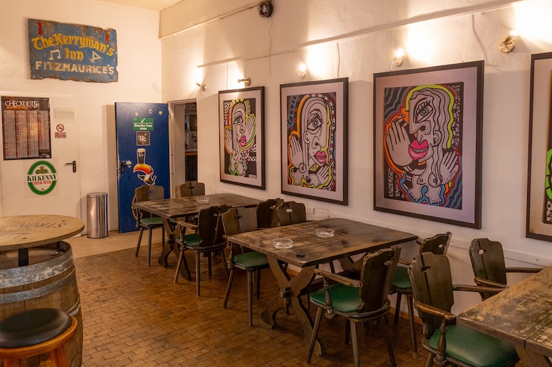 Innenansicht: Pub O'keys in Weißenburg - Halle